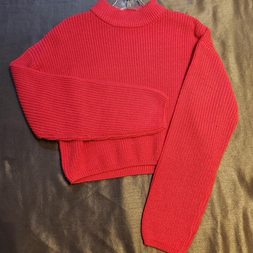 Cropped Sweater in Pink